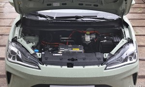 更加年轻化、潮流化，静态体验哪吒AYA